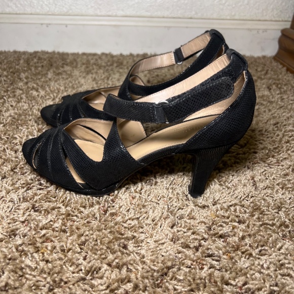 Naturalizer N5 Comfort Black Strappy Heels – 7.5W - Picture 5 of 5